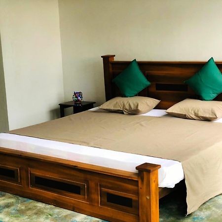 Barefoot Inn Kandy Eksteriør bilde