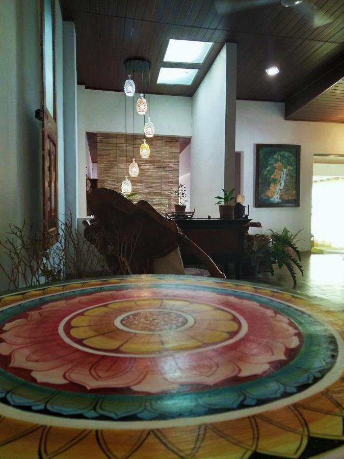 Barefoot Inn Kandy Eksteriør bilde